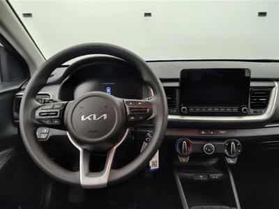 Kia Stonic 1.2i 84Cv Urban Edition NAVI / CARPLAY / CAMERA / ALU (2025) - Photo 9