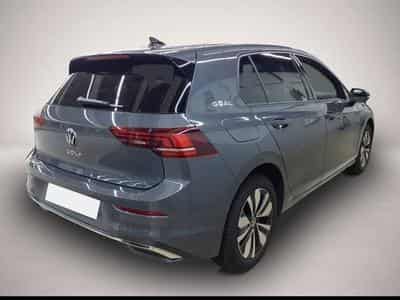 VW Golf (2025) - Photo 2