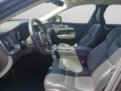 Volvo XC60 Core (2022) - Photo 9