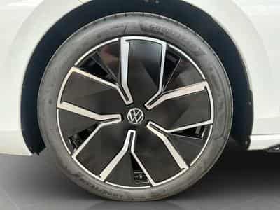 VW Passat R-Line+DSG+4M+IQ-Drive+Pano+Soundsystem+AHK (2024) - Photo 8