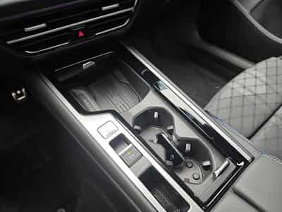 VW Passat 2.0 TDi DSG 150 R-Line (2025) - Photo 11