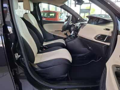 Lancia Ypsilon 1.2 1HAND, BLUETOOTH, PDC AV+ARR., (2015) - Photo 8