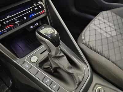 VW Taigo 1.0 TSI 115cv DSG R-Line NAVI / CARPLAY / TO PANO (2025) - Photo 12