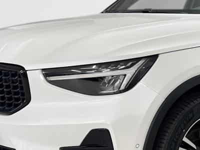 Volvo XC40 Plus Dark (2025) - Photo 3