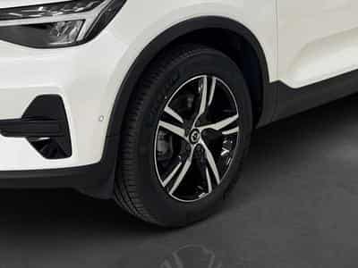 Volvo XC40 Plus Dark (2025) - Photo 4