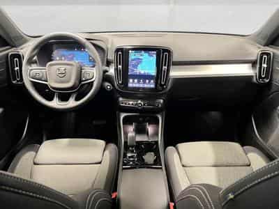 Volvo XC40 Plus Dark (2025) - Photo 7