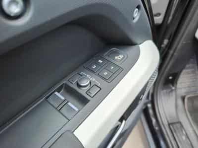 Land-Rover Defender 90 D250 TOIT OUVRANT CARPLAY CAMERA 360 CUIR (2022) - Photo 12