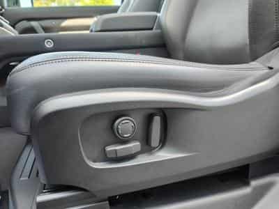 Land-Rover Defender 90 D250 TOIT OUVRANT CARPLAY CAMERA 360 CUIR (2022) - Photo 14