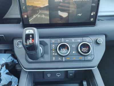 Land-Rover Defender 90 D250 TOIT OUVRANT CARPLAY CAMERA 360 CUIR (2022) - Photo 15