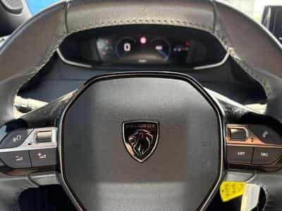 Peugeot 2008 2008 PureTech 100 Allure (2025) - Photo 11