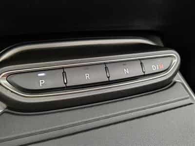 Jeep Avenger 1.2 Turbo E-Hybrid 100cv DCT Longitude CARPLAY / FULL LED (2025) - Photo 11