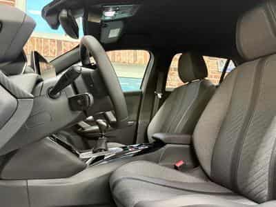 Peugeot 2008 2008 1.2 101cv ALLURE Navig/ClimaA/LED/Cam360 (2025) - Photo 5