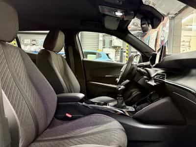 Peugeot 2008 2008 1.2 101cv ALLURE Navig/ClimaA/LED/Cam360 (2025) - Photo 8