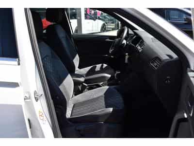 VW Tiguan 1.4 TSI eHybrid R-Line DSG ACC TRAVEL SIDE PARK CAM 1° MAIN (2023) - Photo 8