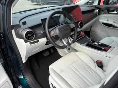 Forthing U-Tour M4 PHEV (2026) - Photo 6
