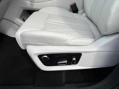 Forthing U-Tour M4 PHEV (2026) - Photo 7