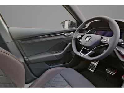 Skoda Octavia 2.0 TSi DSG 265 RS (2025) - Photo 8