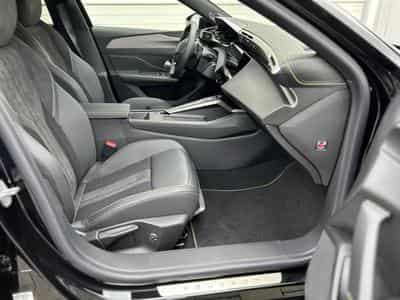 Peugeot 308 1.2 PureTech 145 e-DSC6 GT (2025) - Photo 6