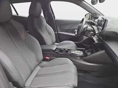 Peugeot 2008 1.2 Hybrid 145 E-DSC6 GT (2025) - Photo 15