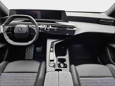 Peugeot 3008 1.2 Hybrid 145 E-DSC6 Allure (2025) - Photo 7