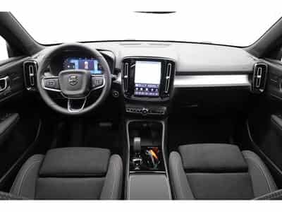Volvo XC40 2.0 B4 MHD 197 Black Edition (2026) - Photo 6