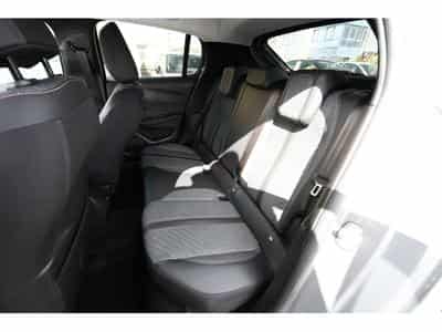 Peugeot 208 1.2 Hybrid e-DSC6 110 Allure (2025) - Photo 10