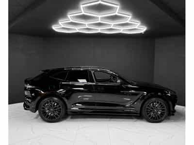 Aston-Martin DBX 4.0 V8 707 / CARBON / PANO / 23" / BLACK B (2022) - Photo 6