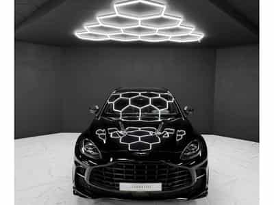 Aston-Martin DBX 4.0 V8 707 / CARBON / PANO / 23" / BLACK B (2022) - Photo 8