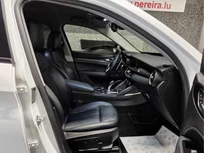 Alfa-Romeo Stelvio 2.0 TURBO Q4 CUIR NAVI (2019) - Photo 4