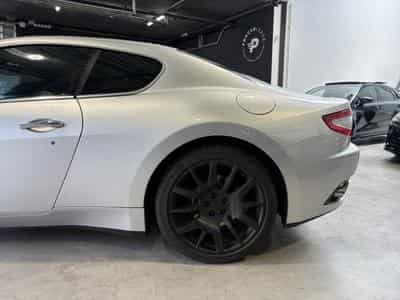 Maserati GranTurismo MASERATI GRANTURISMO 4.2 V8 405 CV/GPS/CUIR/Xénon/ (2009) - Photo 13