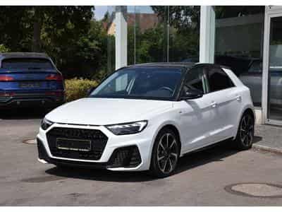 Audi A1 Sportback 30 TFSI S-Line S-Tronic Adrenalin Black Edition (2025) - Photo 2