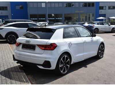 Audi A1 Sportback 30 TFSI S-Line S-Tronic Adrenalin Black Edition (2025) - Photo 4