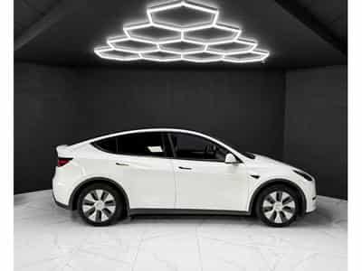 Tesla Model Y RWD (2023) - Photo 6