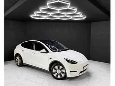 Tesla Model Y RWD (2023) - Photo 7
