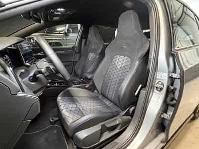 VW Golf Golf VIII Lim. 1.5 eTSI R-Line (2025) - Photo 12