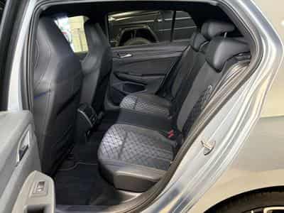 VW Golf Golf VIII Lim. 1.5 eTSI R-Line (2025) - Photo 15