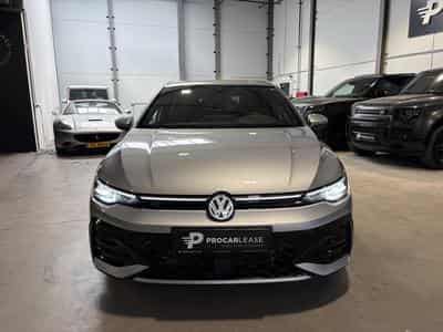 VW Golf Golf VIII Lim. 1.5 eTSI R-Line (2025) - Photo 2