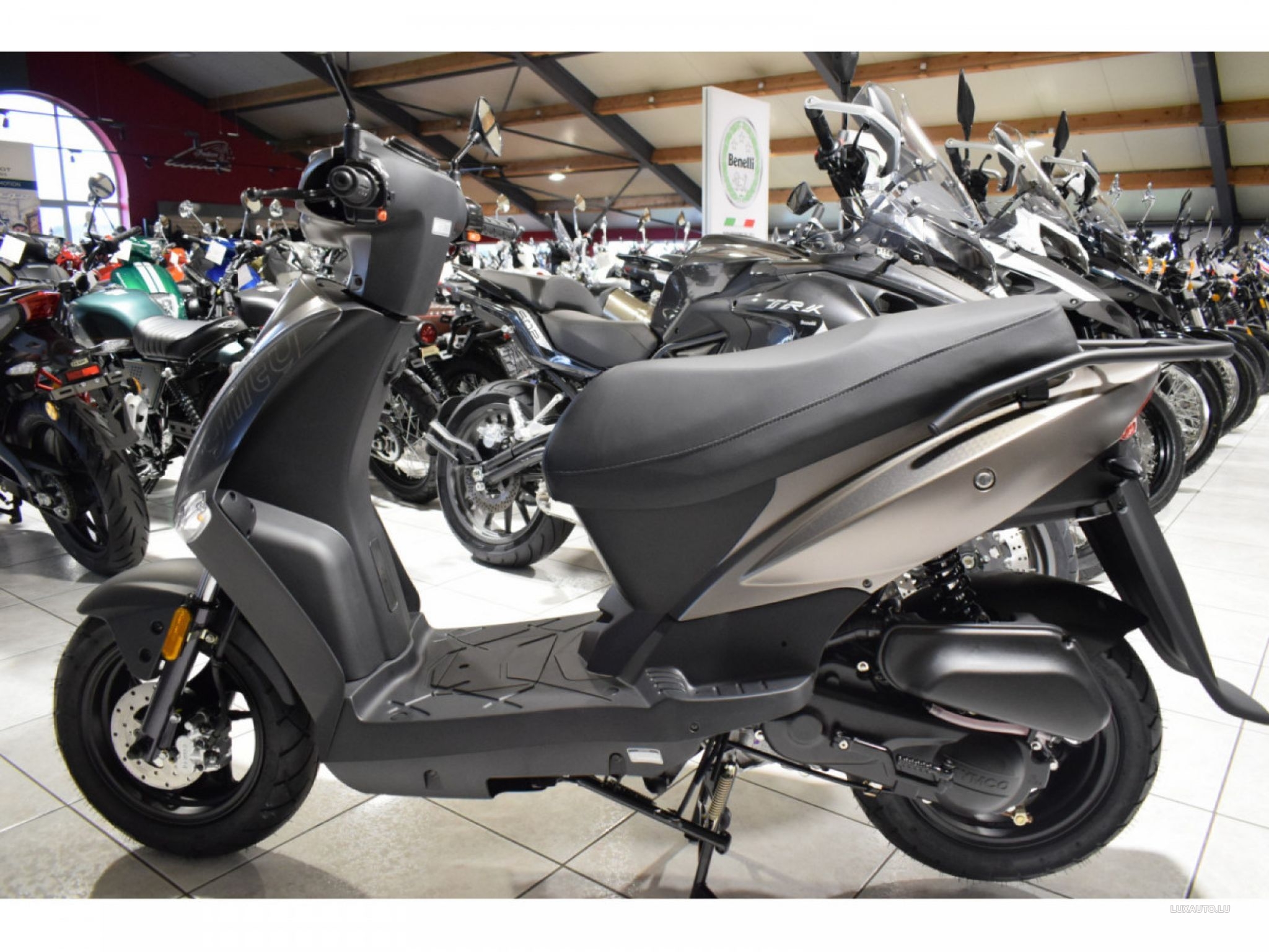 Grey Kymco Agility CLASSE A 4T 25 km/h used, fuel Petrol and Automatic  gearbox, 1.837 € | LuxAuto.lu